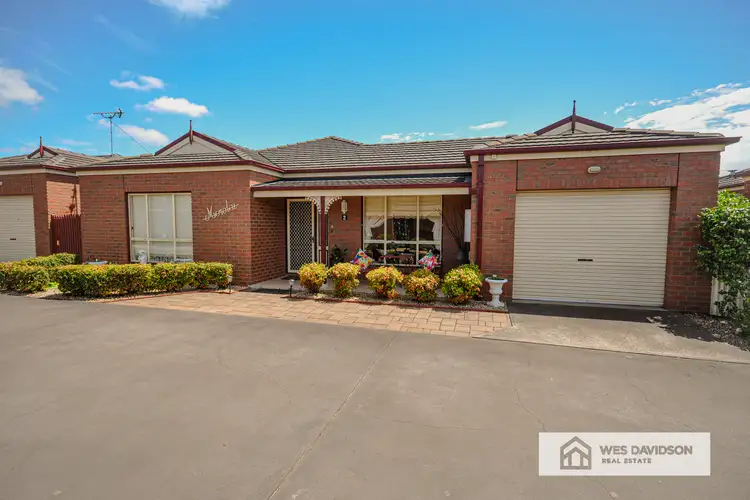 2/3 Burgess Street