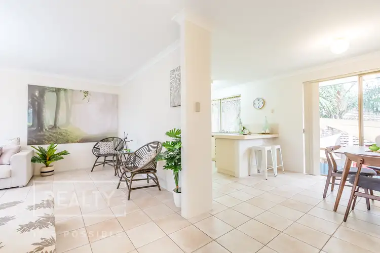 2/9 Ostend Road