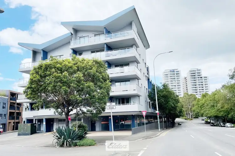 70/8 Renwick Street
