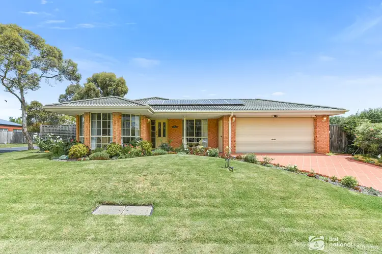 11 Gracehill Mews, Cranbourne VIC 3977