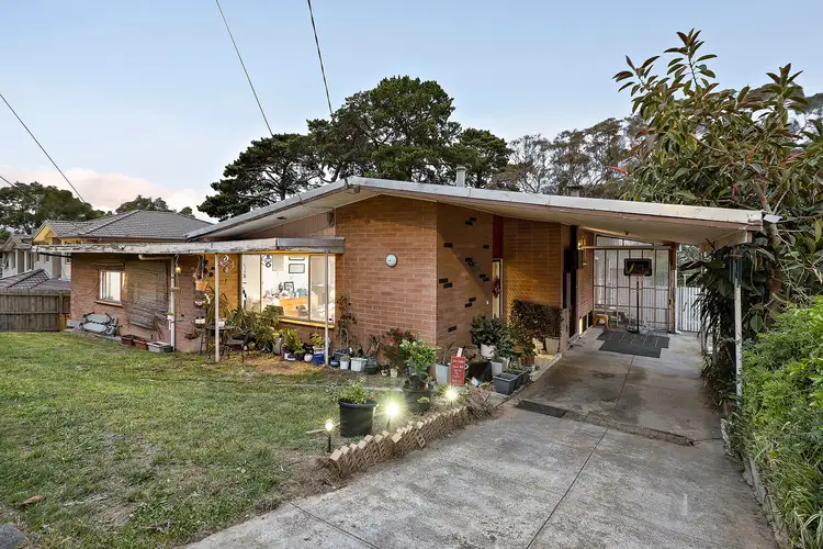 18 Larkspur Avenue