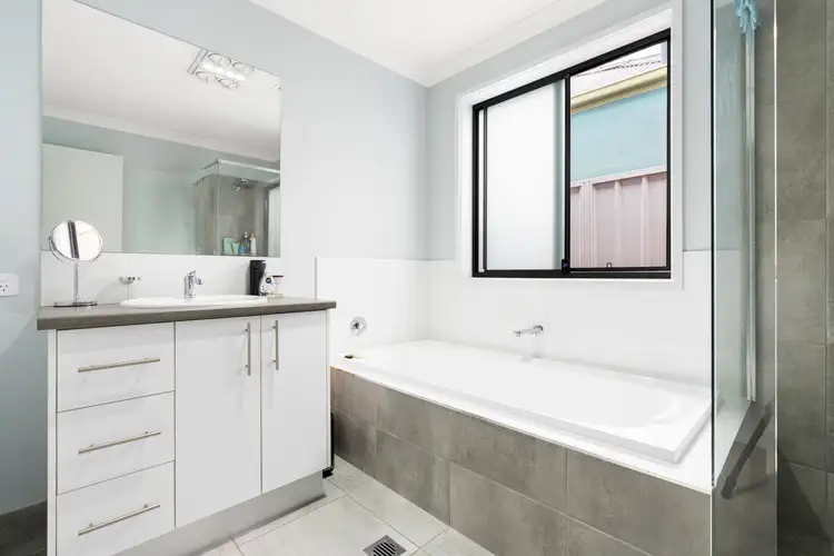 Fifth view of Homely block of units listing, 554-556 Buchhorn Street, Lavington NSW 2641