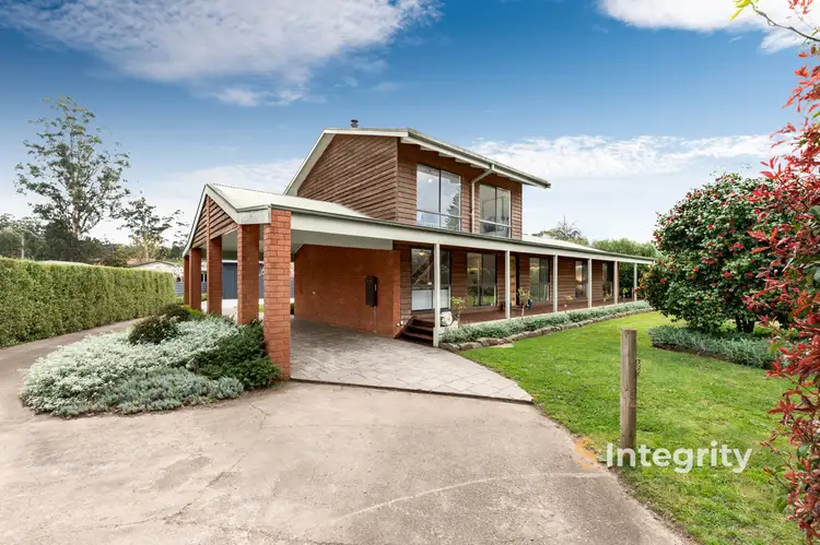 11 Robertson Road, Kinglake VIC 3763