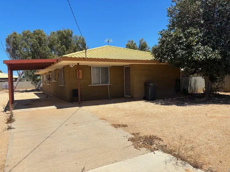 93 David Brand Drive, Carnarvon WA 6701