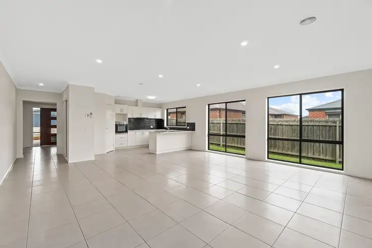 Sixth view of Homely house listing, 2 Tyrone Close, Traralgon VIC 3844