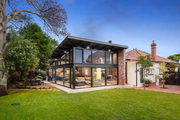 33 Silsoe Street, Hamilton South NSW 2303