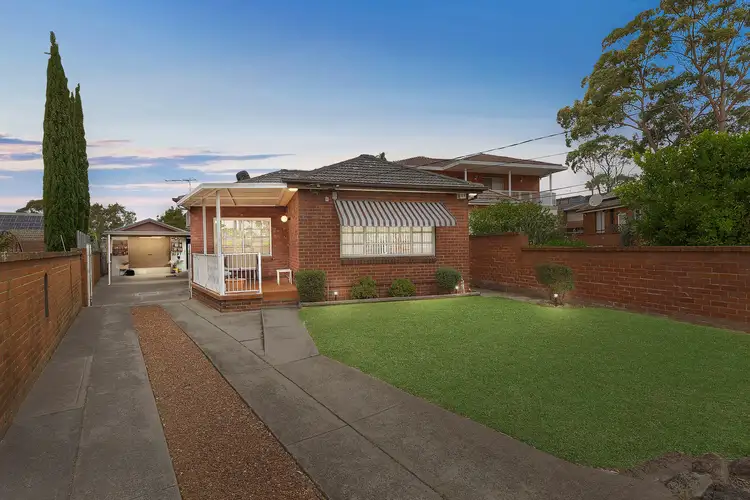 18 Woods Parade, Earlwood NSW 2206