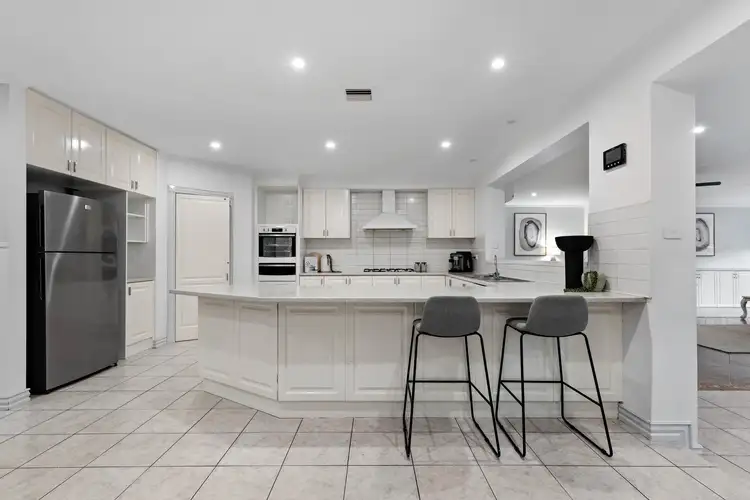 Fifth view of Homely house listing, 6 Queens Parade, Hillside VIC 3037