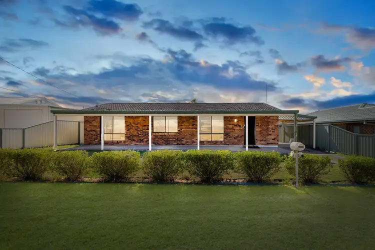 6 Pine Street, Hillcrest QLD 4118