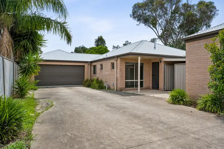 2/17 Kurrajong Crescent, West Albury NSW 2640