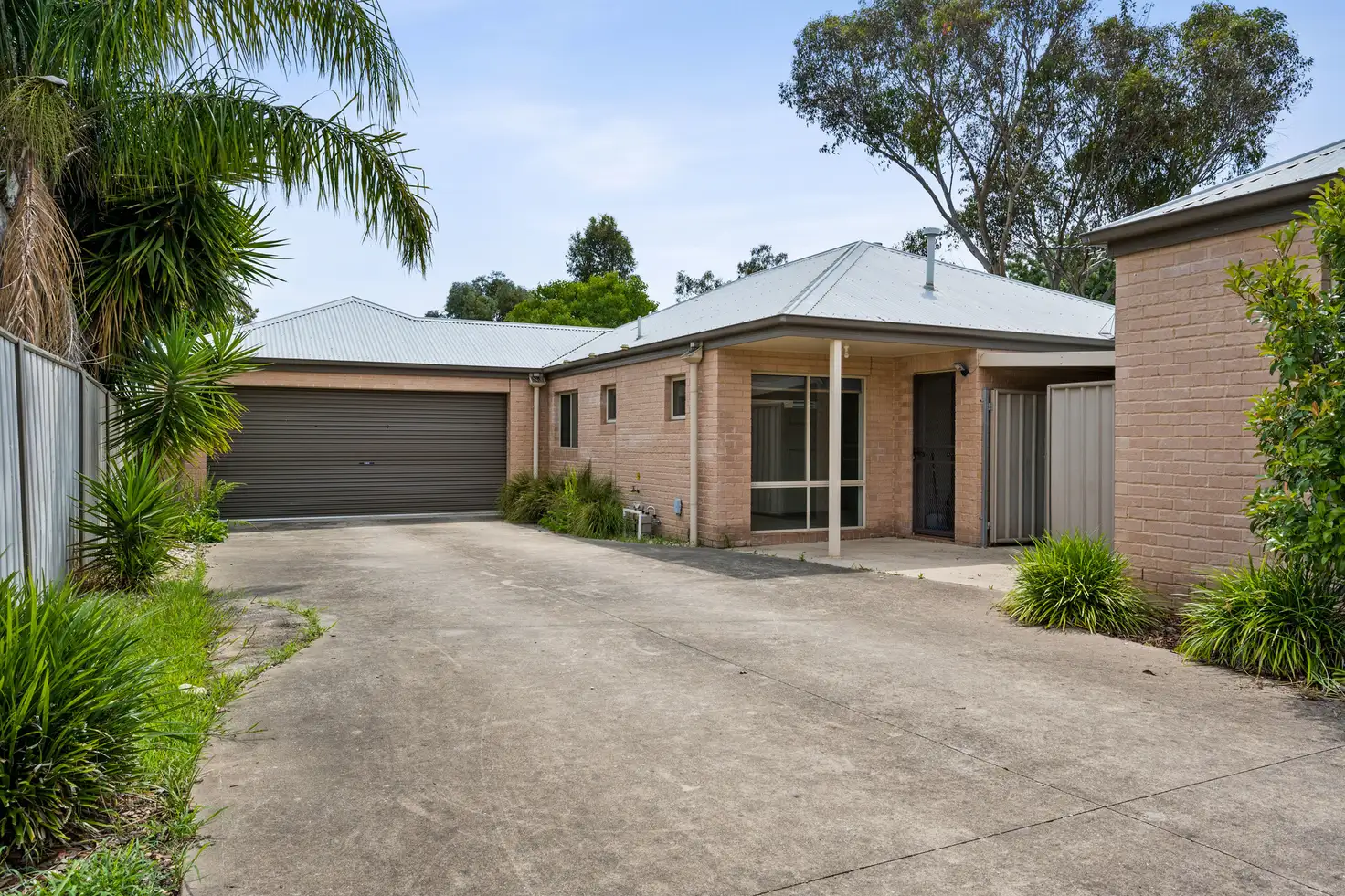 Main view of Homely townhouse listing, 2/17 Kurrajong Crescent, West Albury NSW 2640