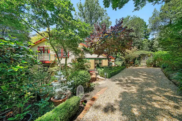 1 Westbourne Avenue, Wentworth Falls NSW 2782