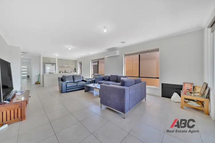 Second view of Homely house listing, 10 Kellie Court, Albanvale VIC 3021