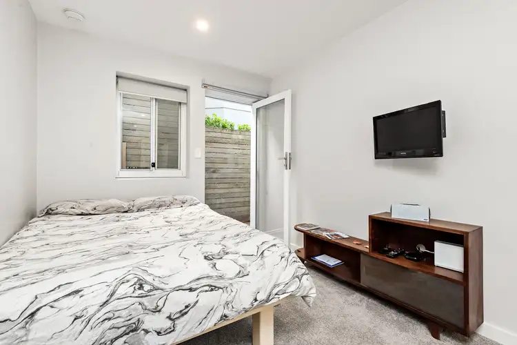2/8 Willyama Avenue