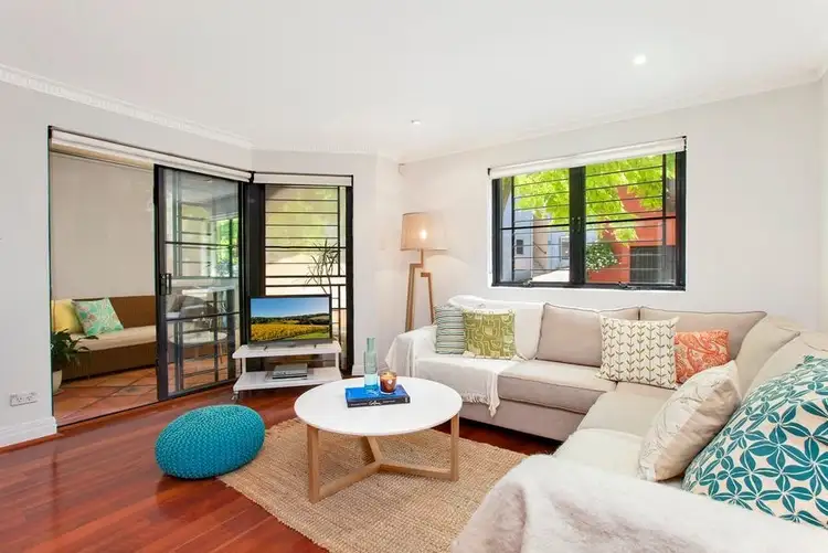 1/80 Barcom Avenue