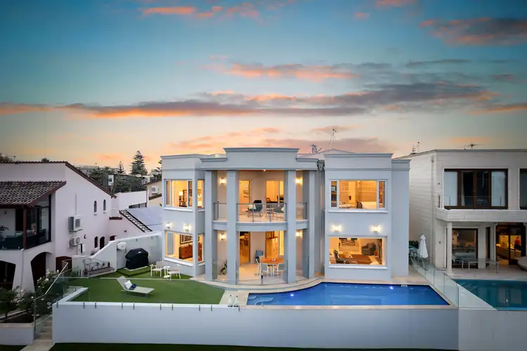 9 Bluelake Court, Tennyson SA 5022