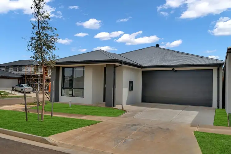 Second view of Homely house listing, 18 Clef Street, Strathtulloh VIC 3338