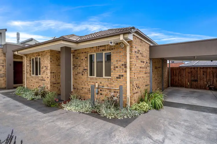 2/13 Suffolk Street, Reservoir VIC 3073