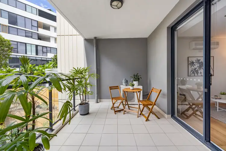 Second view of Homely unit listing, 16/10 Oaks Avenue, Dee Why NSW 2099