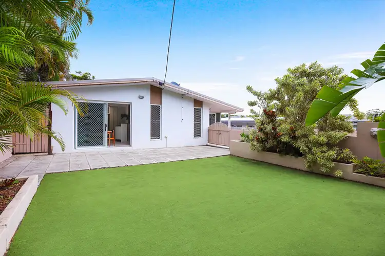 1/94 Imperial Parade, Labrador QLD 4215