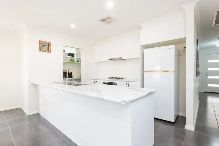 Sixth view of Homely house listing, 2 Joseph Court, Red Cliffs VIC 3496