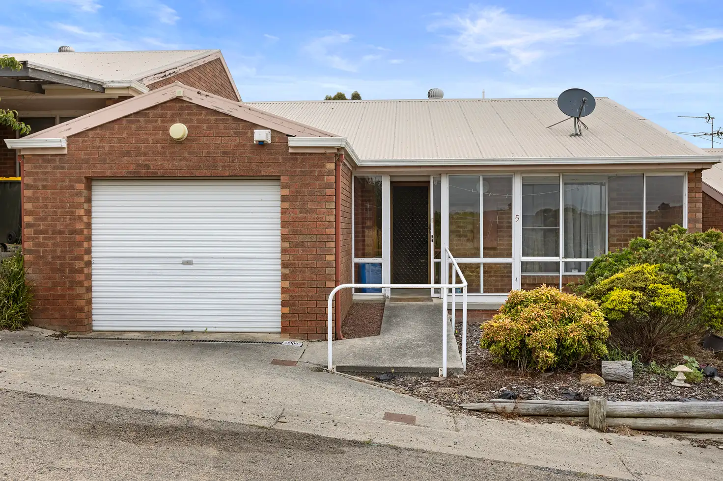 Main view of Homely unit listing, 5 Karmai Court, Korumburra VIC 3950