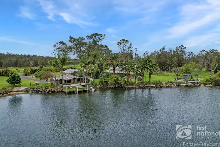 912 The Lakes Way, Darawank NSW 2428