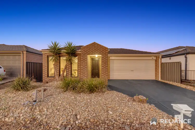 5 Woburn Crescent, Manor Lakes VIC 3024
