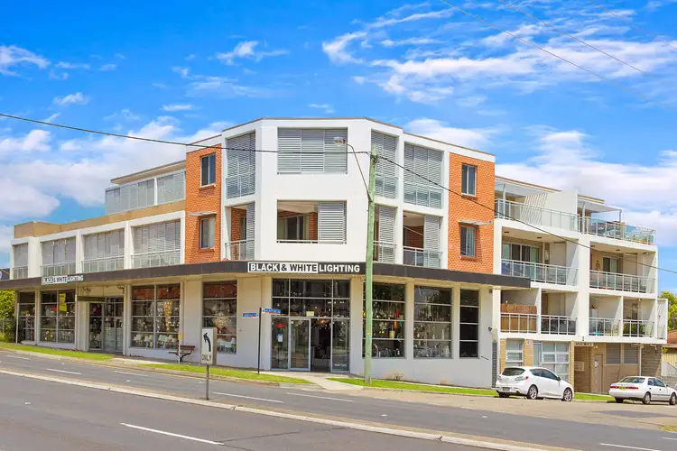 Main view of Homely unit listing, 11/2 Mountford Avenue, Guildford NSW 2161