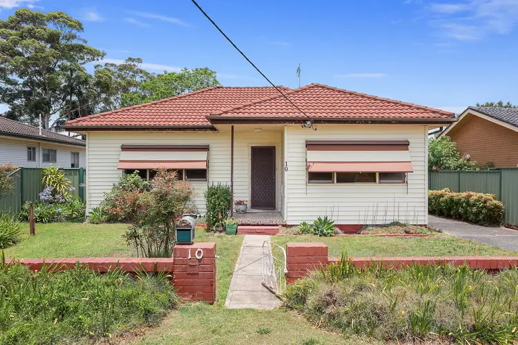 10 Donald Avenue, Umina Beach NSW 2257