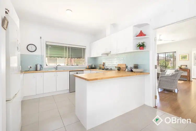 Fifth view of Homely unit listing, 2/38 The Crest, Frankston South VIC 3199