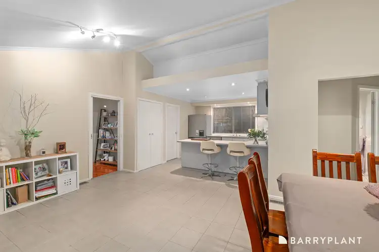 Sixth view of Homely house listing, 5 Ezard Close, Berwick VIC 3806