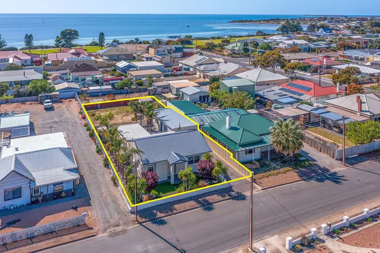 19 Lawrie Street, Tumby Bay SA 5605