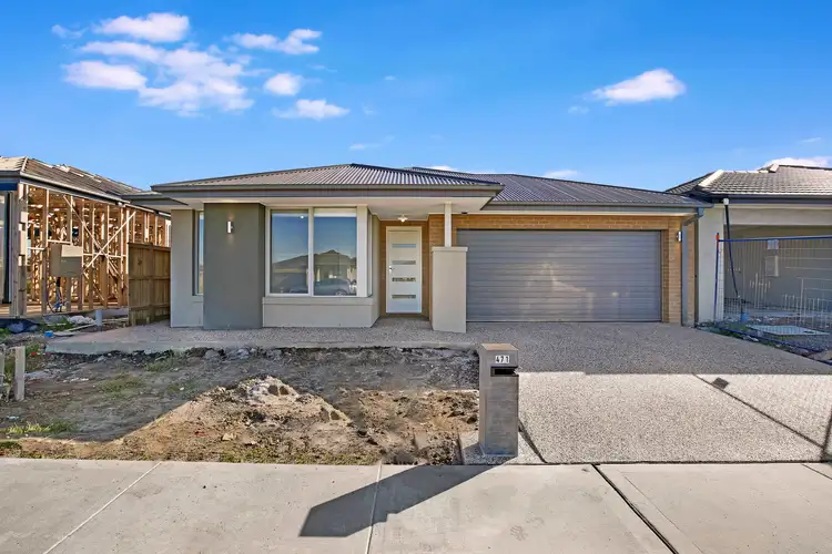 471 Mandalay Circuit