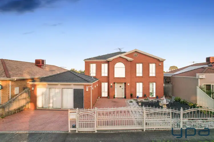 6 Lambie Way, Roxburgh Park VIC 3064