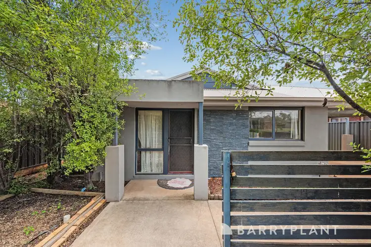 1/27 Rees Road, Melton South VIC 3338