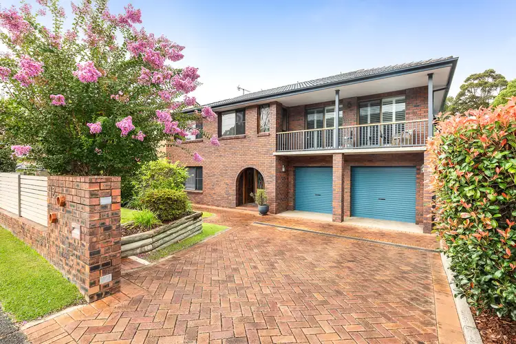 12 Chamberlain Road, Wyoming NSW 2250