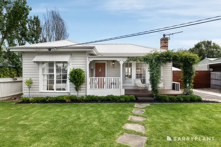 15 Mimosa Avenue, Kilsyth VIC 3137