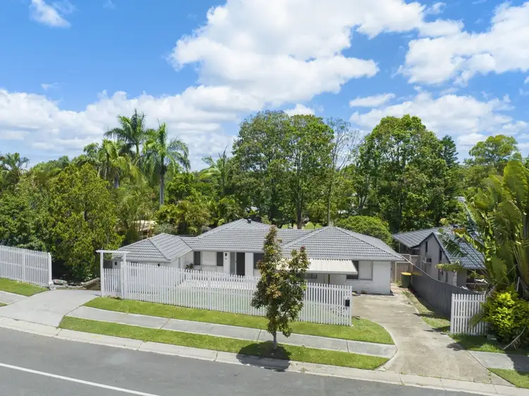 27 Plateau Crescent, Carrara QLD 4211