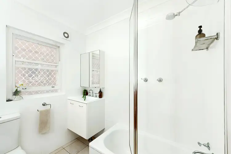 Fifth view of Homely apartment listing, 2/9 MacArthur Avenue, Crows Nest NSW 2065