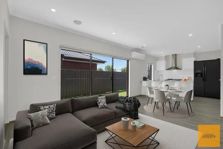 Fifth view of Homely house listing, 2 Murrayfield Place, Strathtulloh VIC 3338