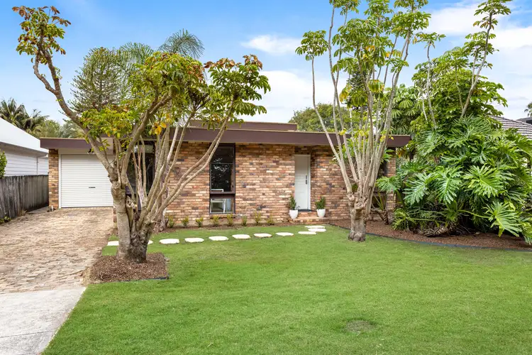 21 Bassett Street East