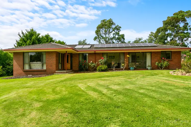 14 Shekiniah Drive
