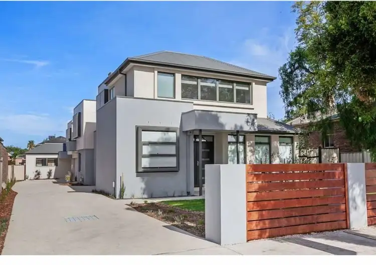 1/137 Glenroy Road