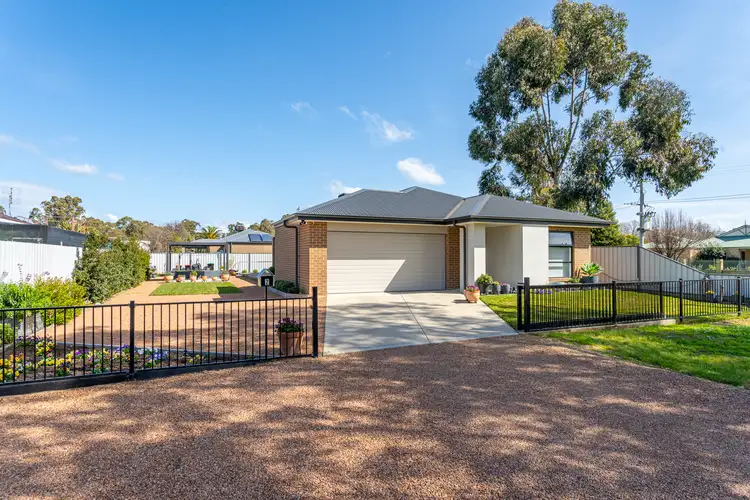 2 Pleasance Avenue, Euroa VIC 3666