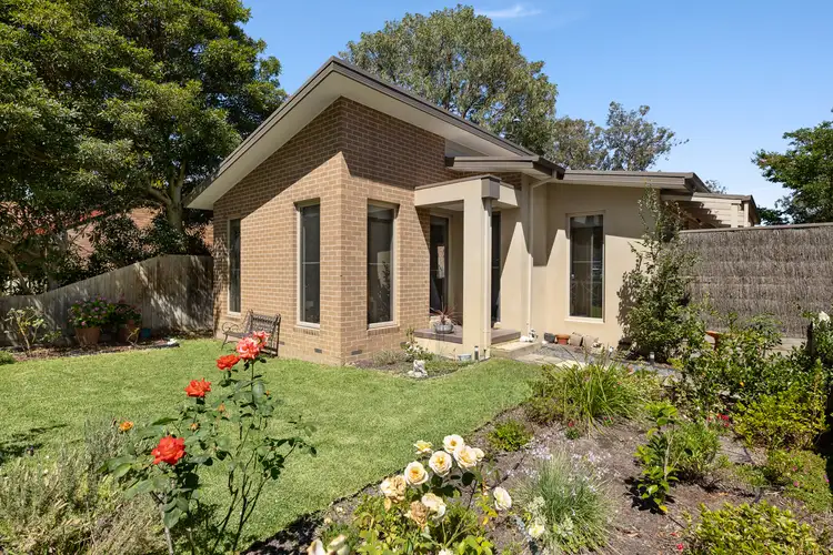 1 Innisfree Walk, Kilsyth VIC 3137