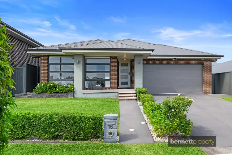 16 Neptune Street, Jordan Springs NSW 2747