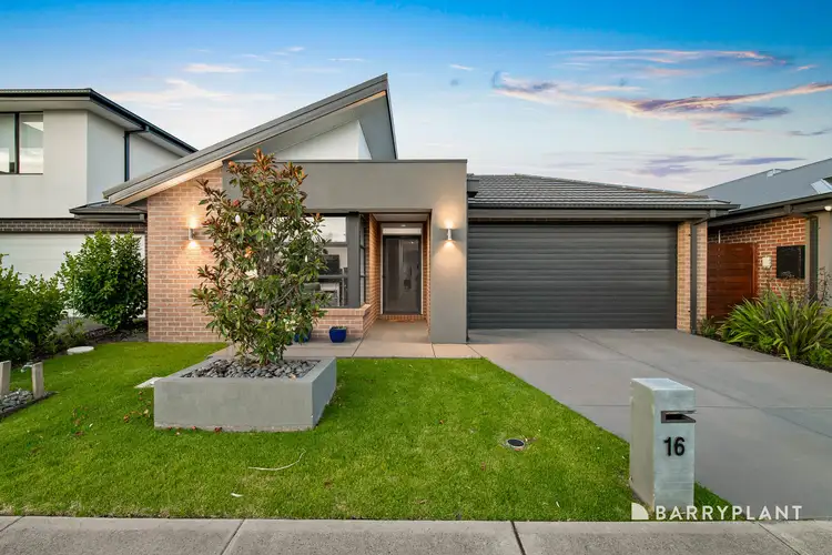 16 Kaduna Drive, Officer South VIC 3809