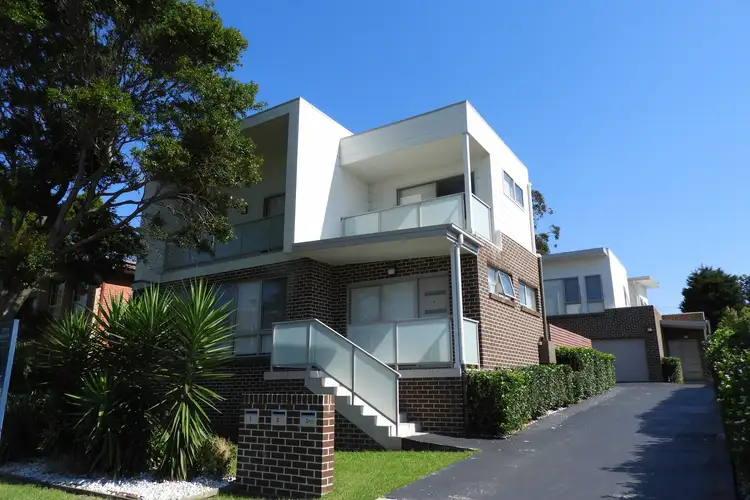 Main view of Homely townhouse listing, 1/32 Brian Street, Balgownie NSW 2519