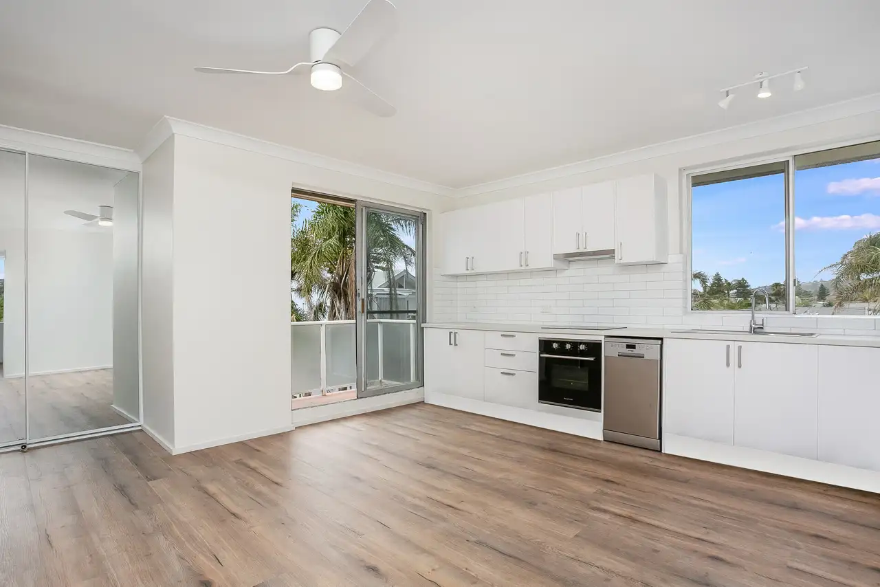 Main view of Homely unit listing, 16/206 Ocean Street, Narrabeen NSW 2101